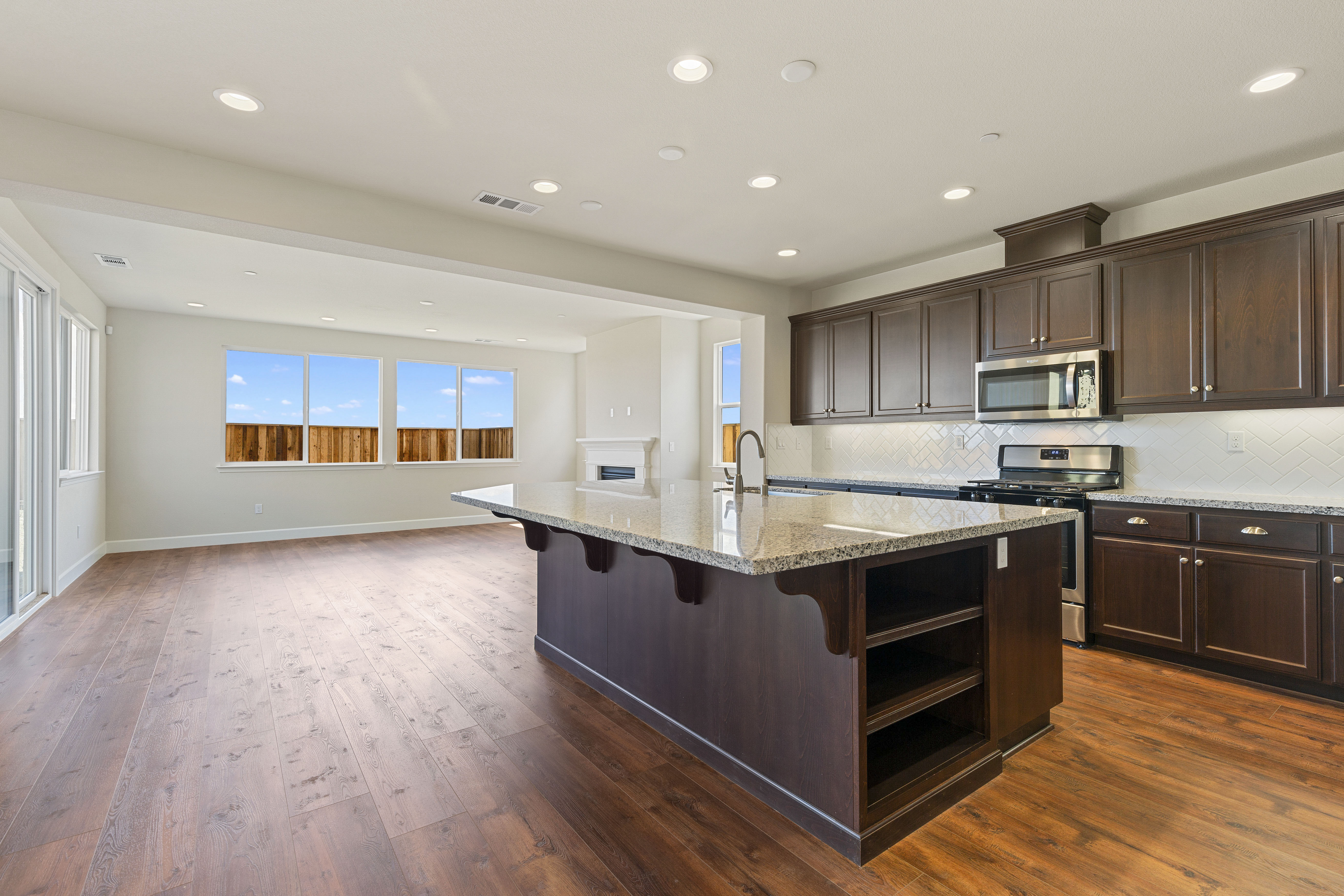 Cabinets and countertops | Elite Builder Services