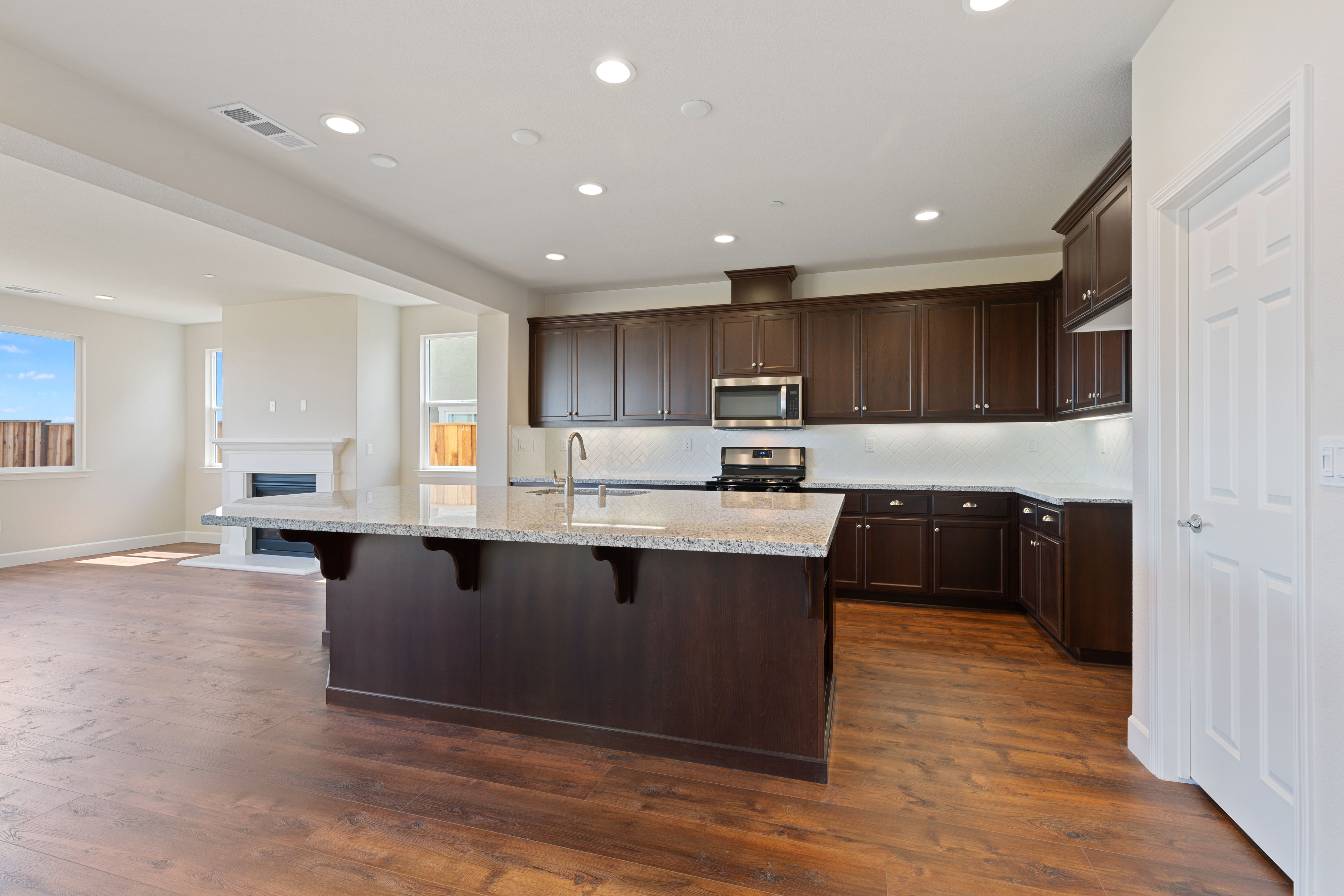 Cabinets and countertops | Elite Builder Services