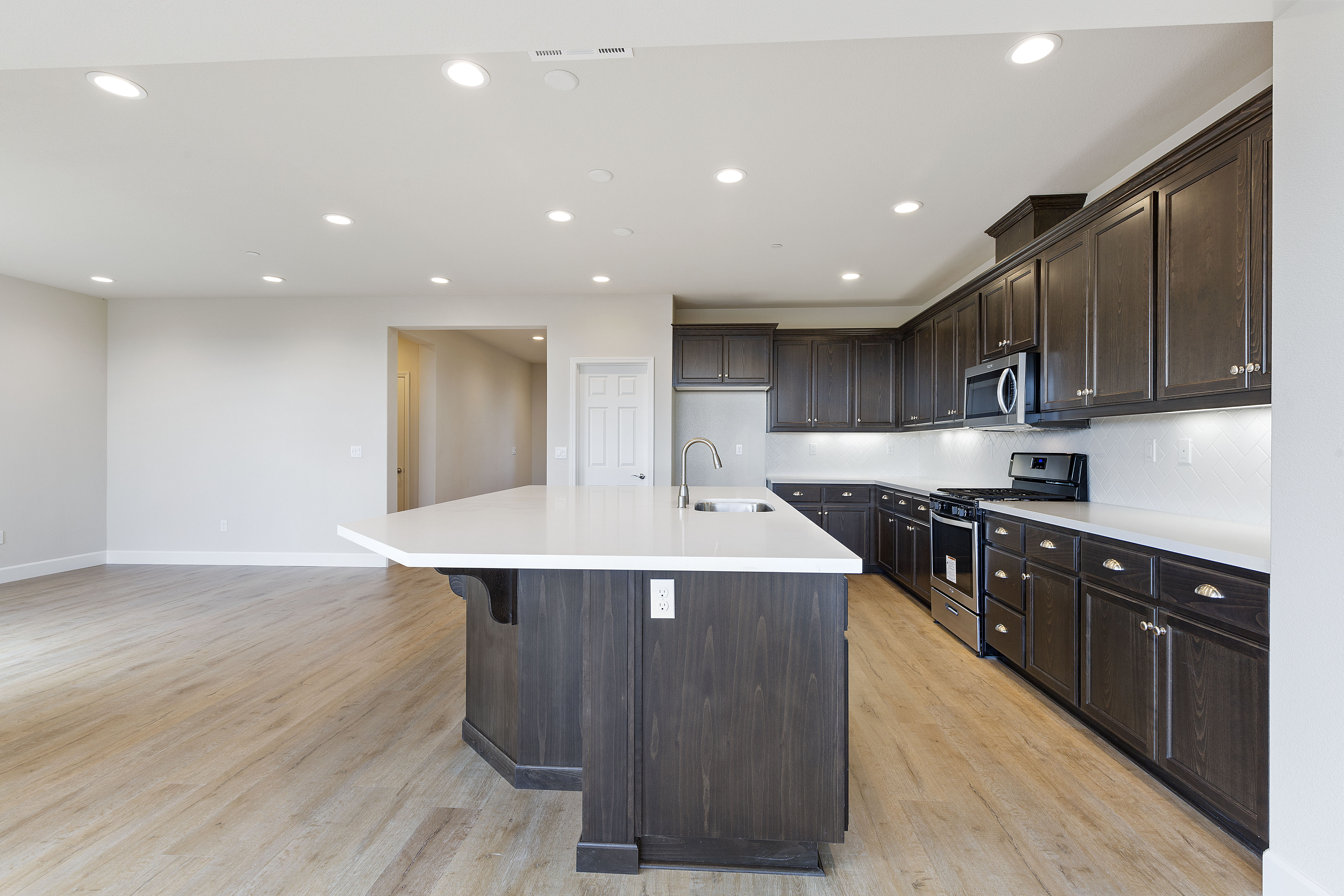 Cabinets and countertops | Elite Builder Services