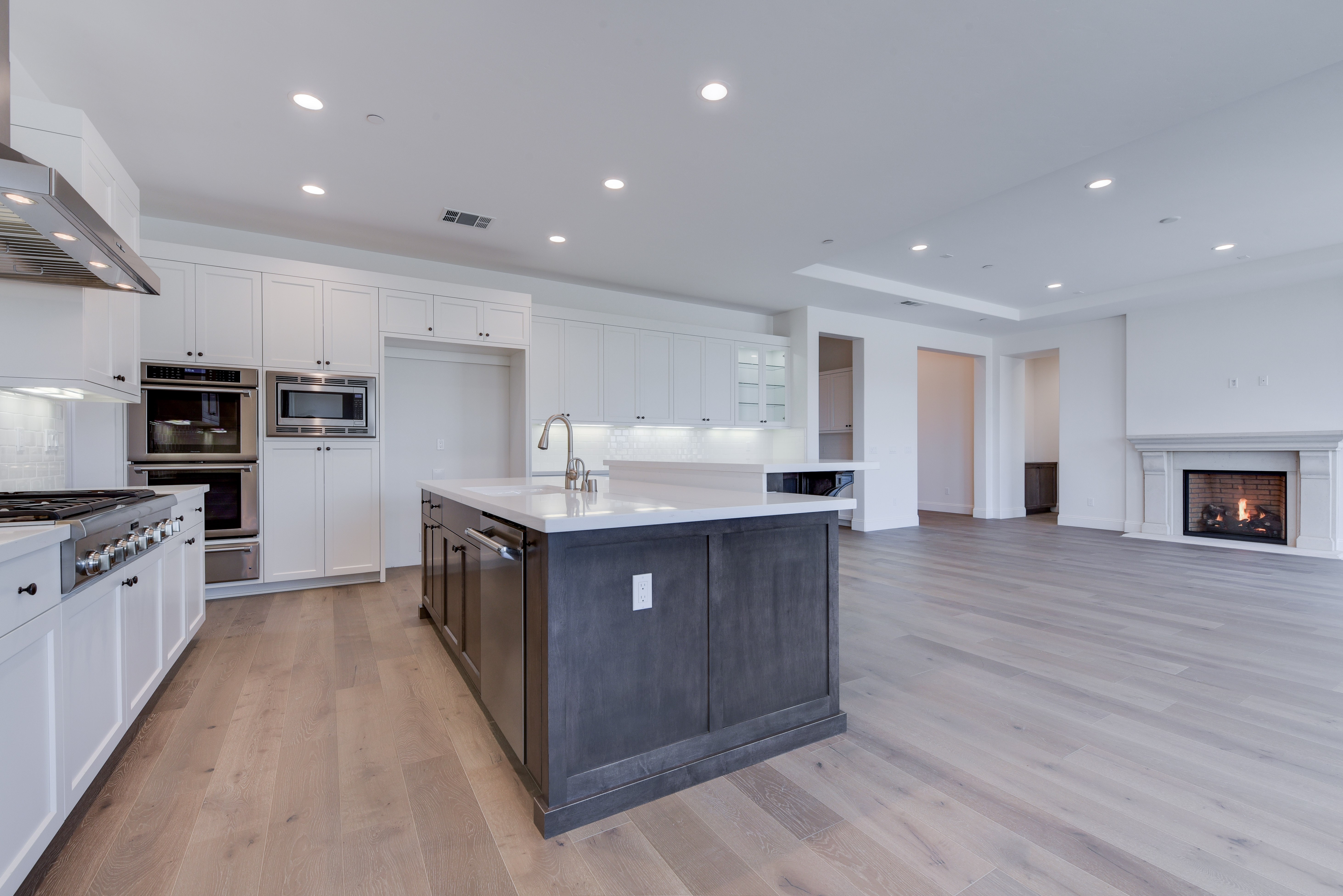 Vinyl flooring | Elite Builder Services