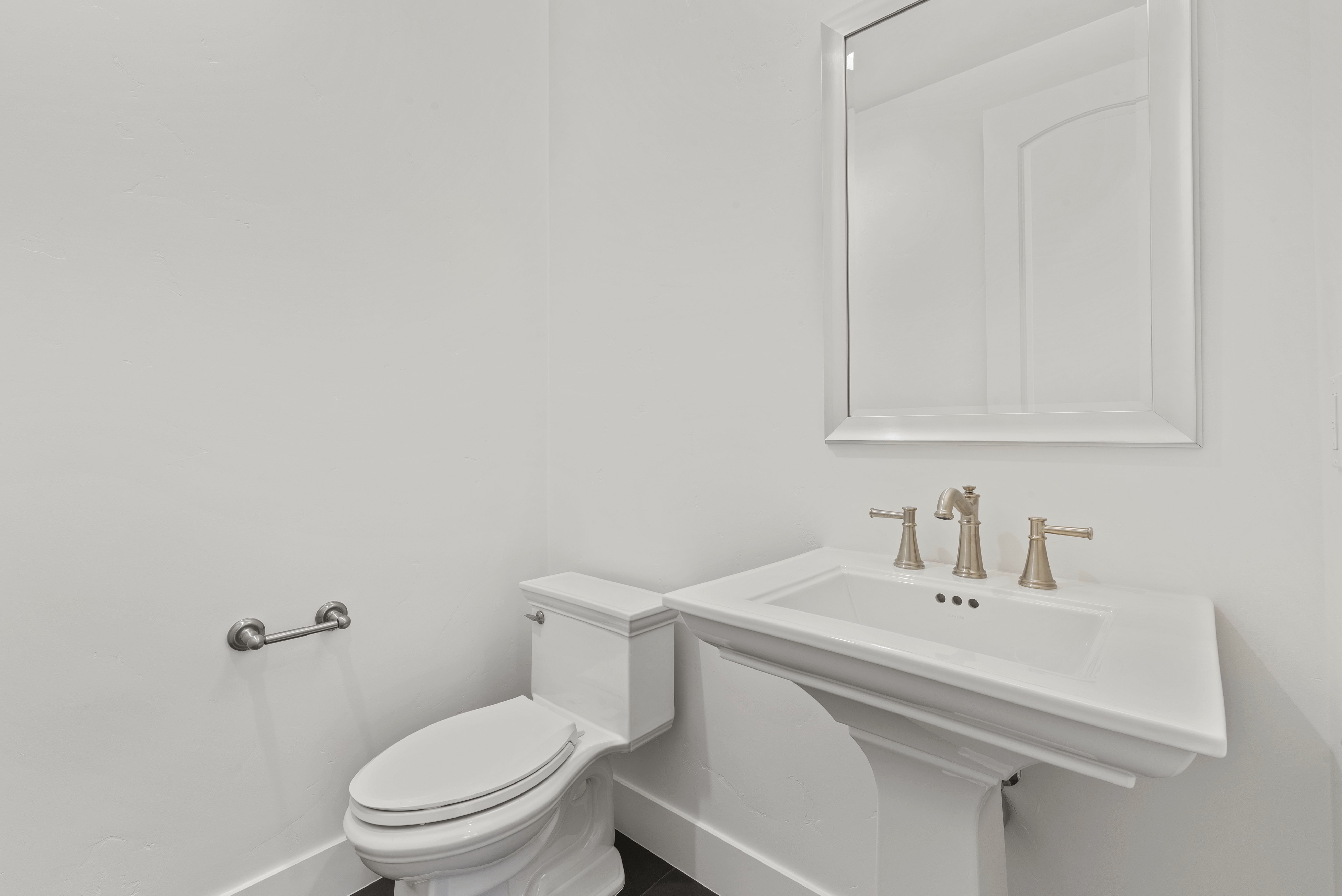 Washbasin area | Elite Builder Services