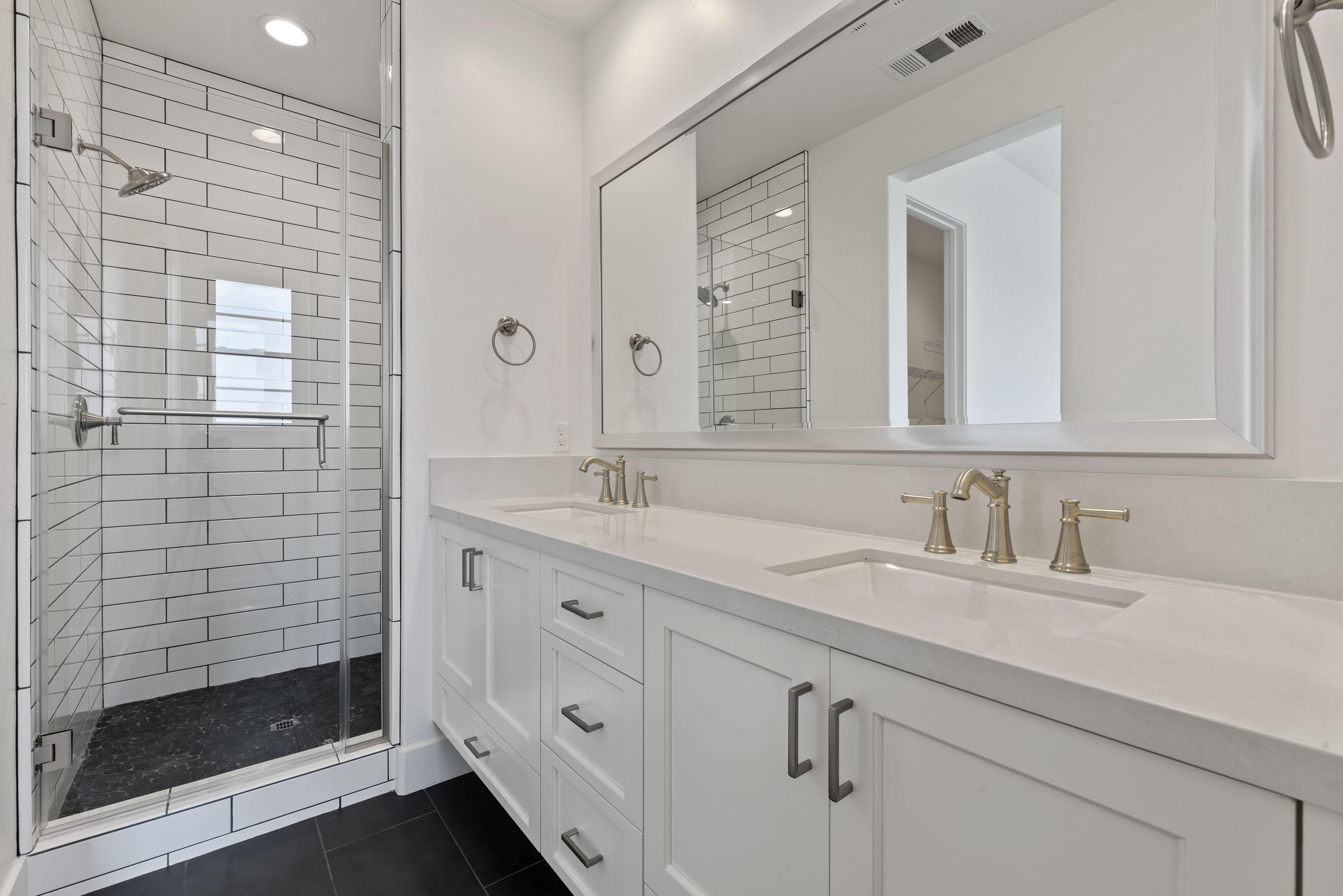 Washbasin area | Elite Builder Services