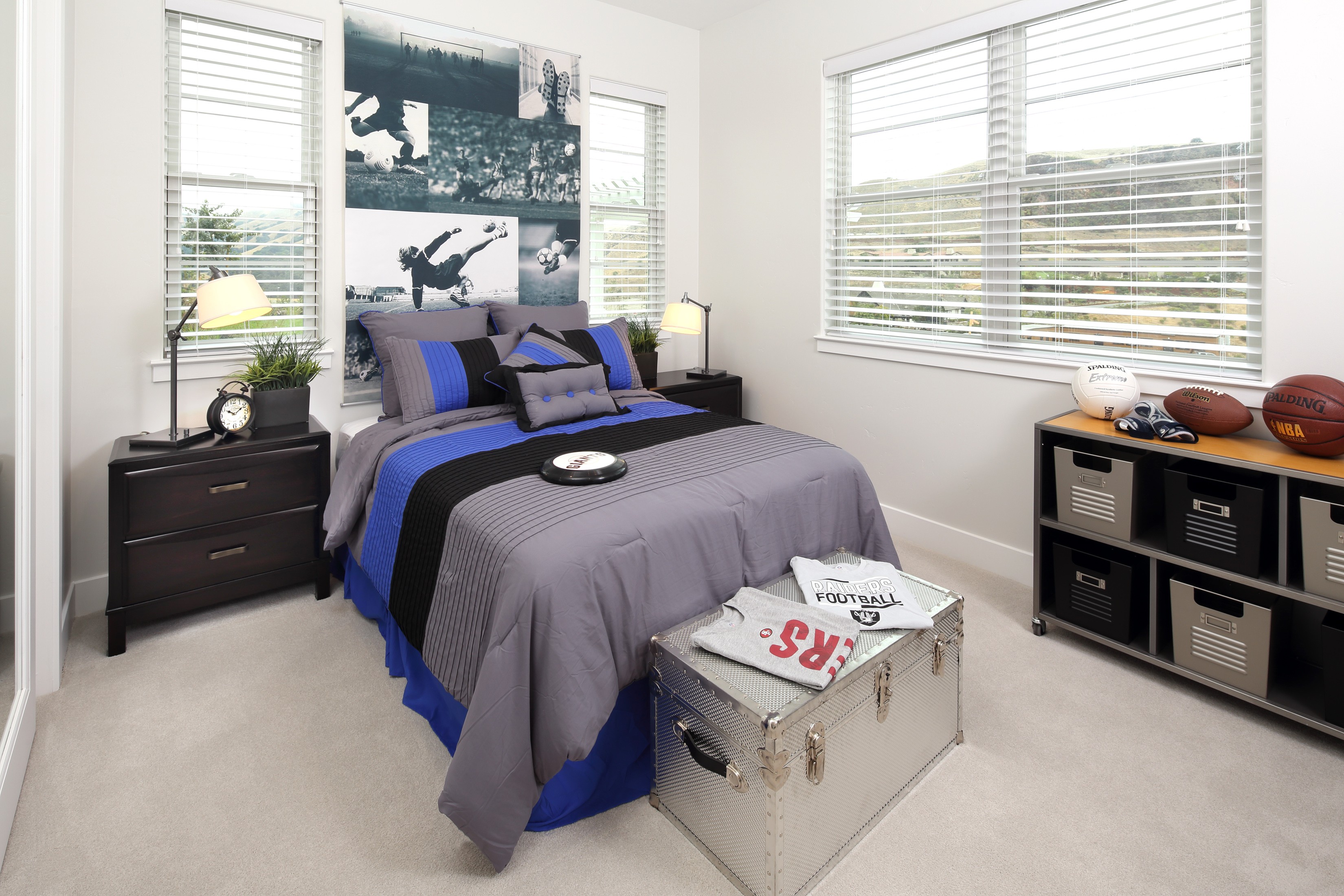 Bedroom window treatment | Elite Builder Services