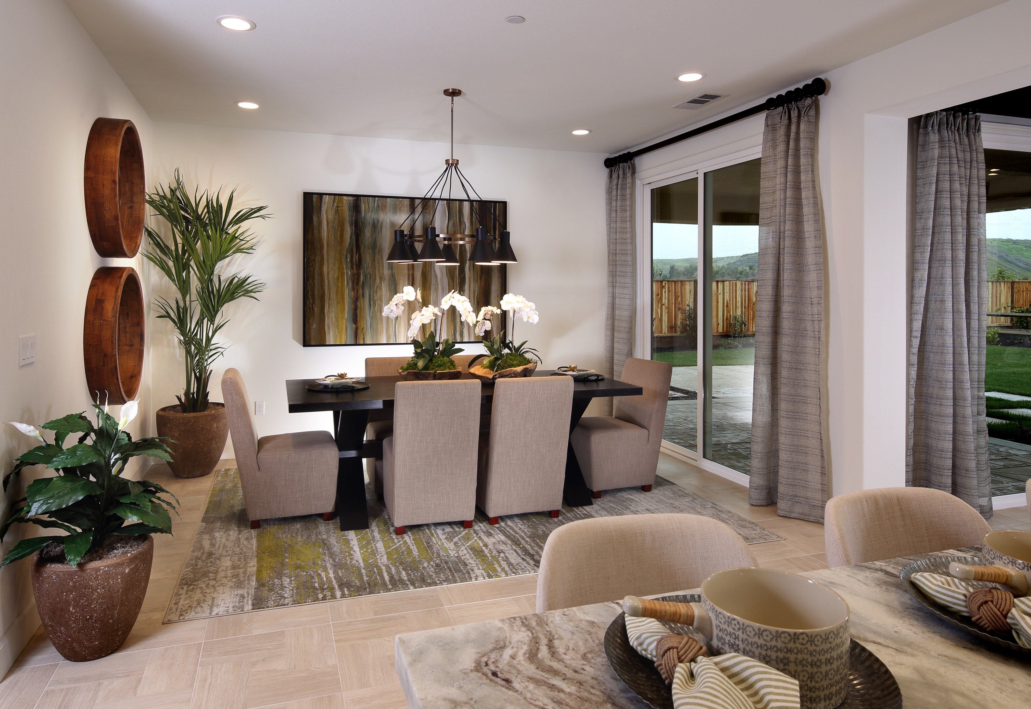 Dining room interior | Elite Builder Services