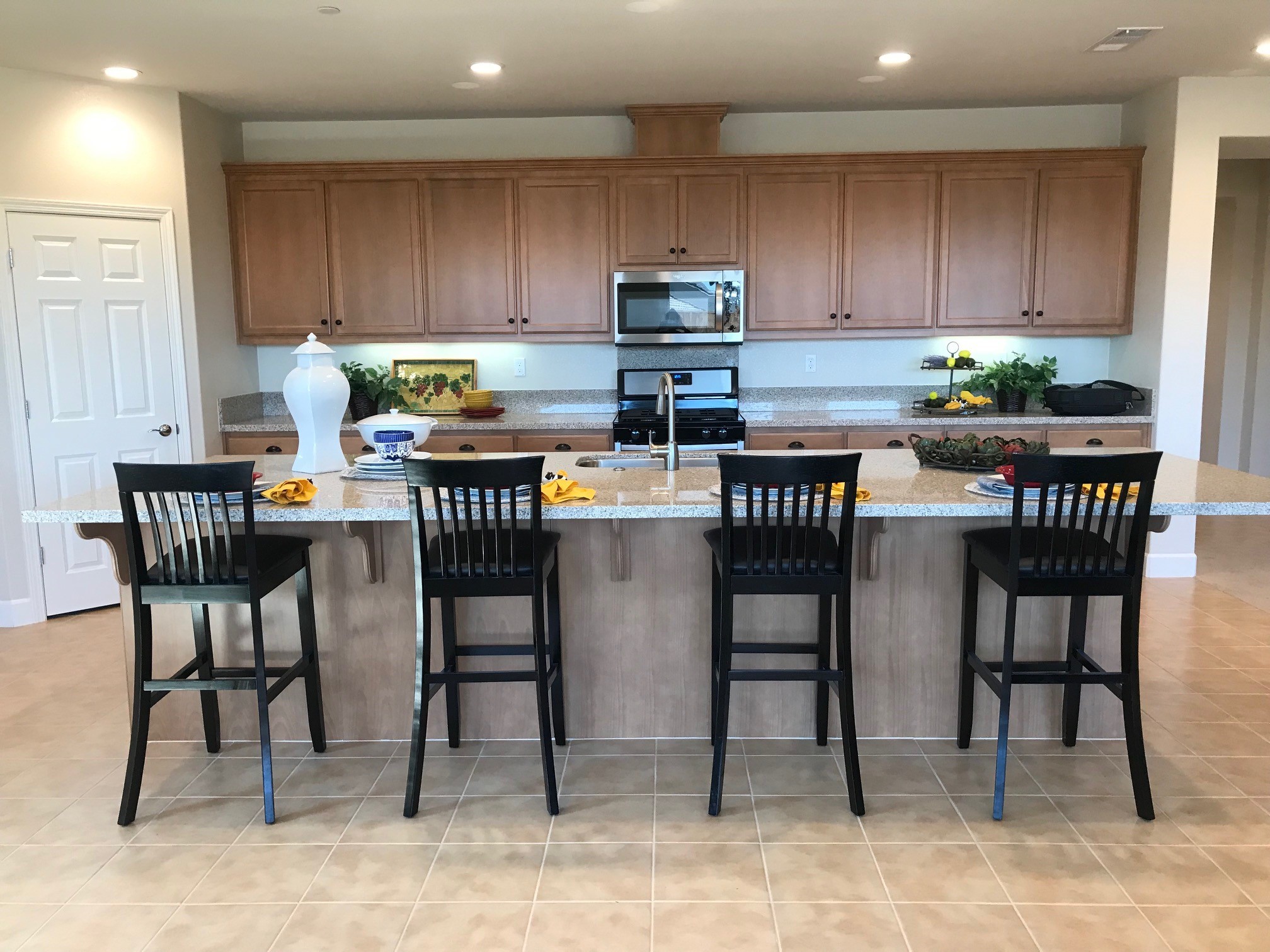 Dining room interior | Elite Builder Services